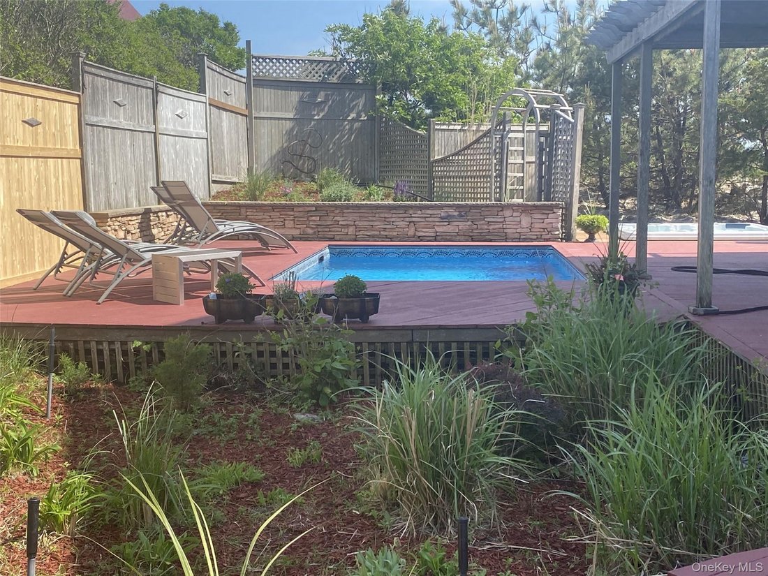 House in Yaphank, New York, United States 1 - 17303929