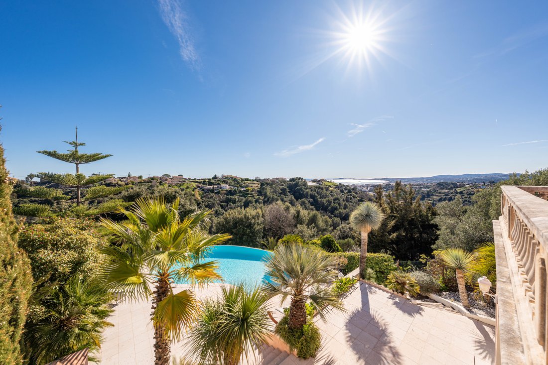 Villa in Val Fleuri-Montaleigne, Cagnes-sur-Mer, France 2 - 17304777