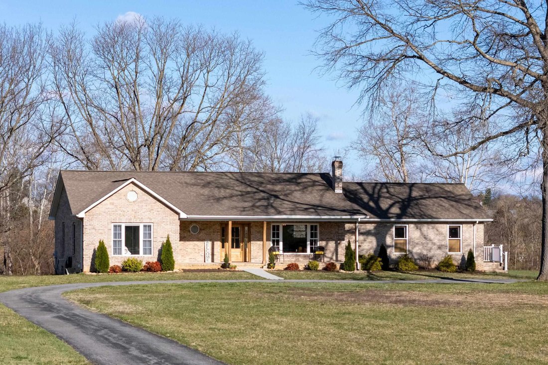 House in Grottoes, Virginia, United States 1 - 17304082