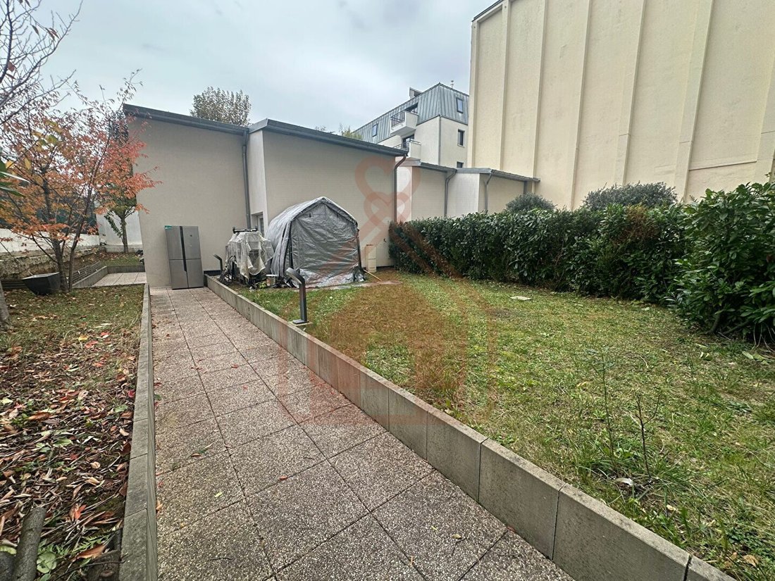 House in Barnufles, Le Kremlin-Bicetre, France 5 - 17307006