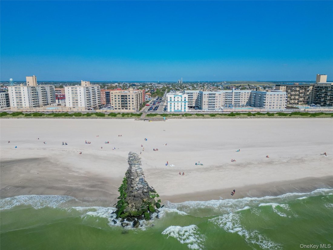 Long Beach, New York, United States 1 - 17305482