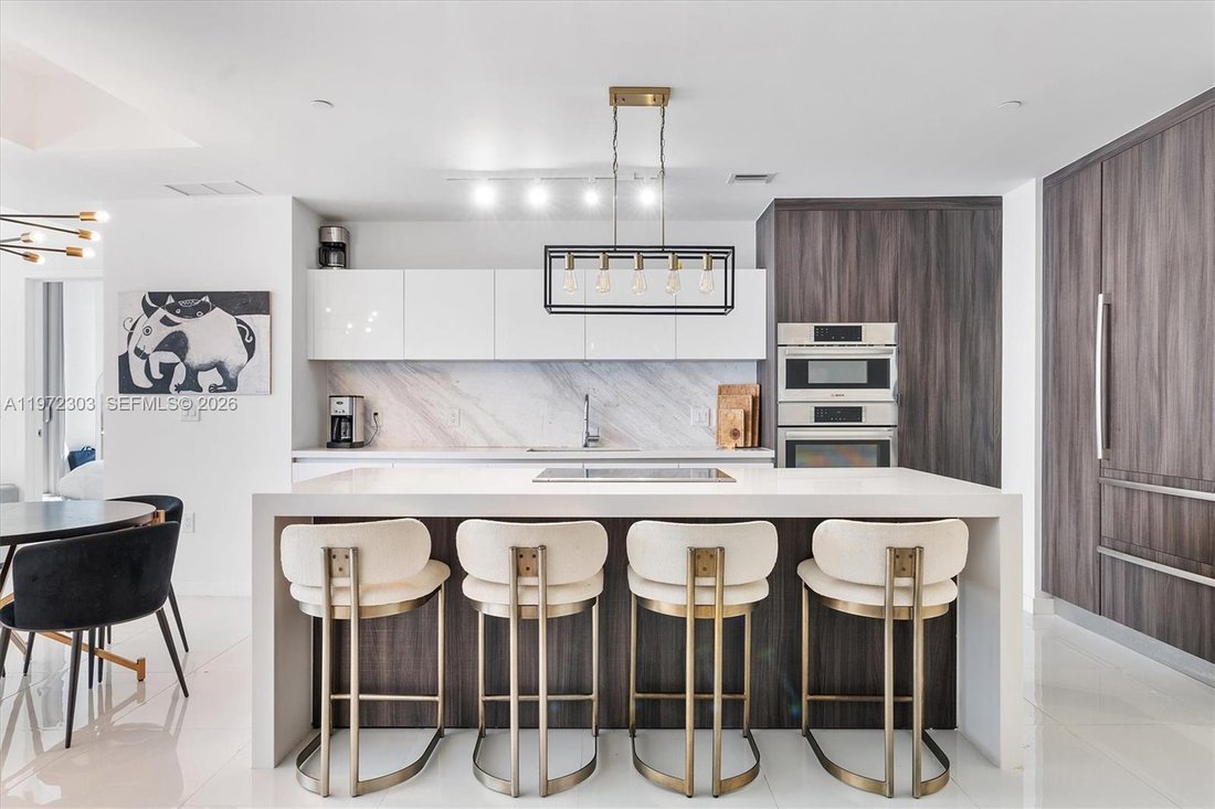 Condo in Miami, Florida, United States 3 - 17305372