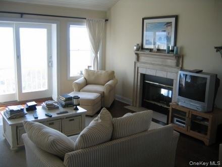 House in Yaphank, New York, United States 3 - 17303929