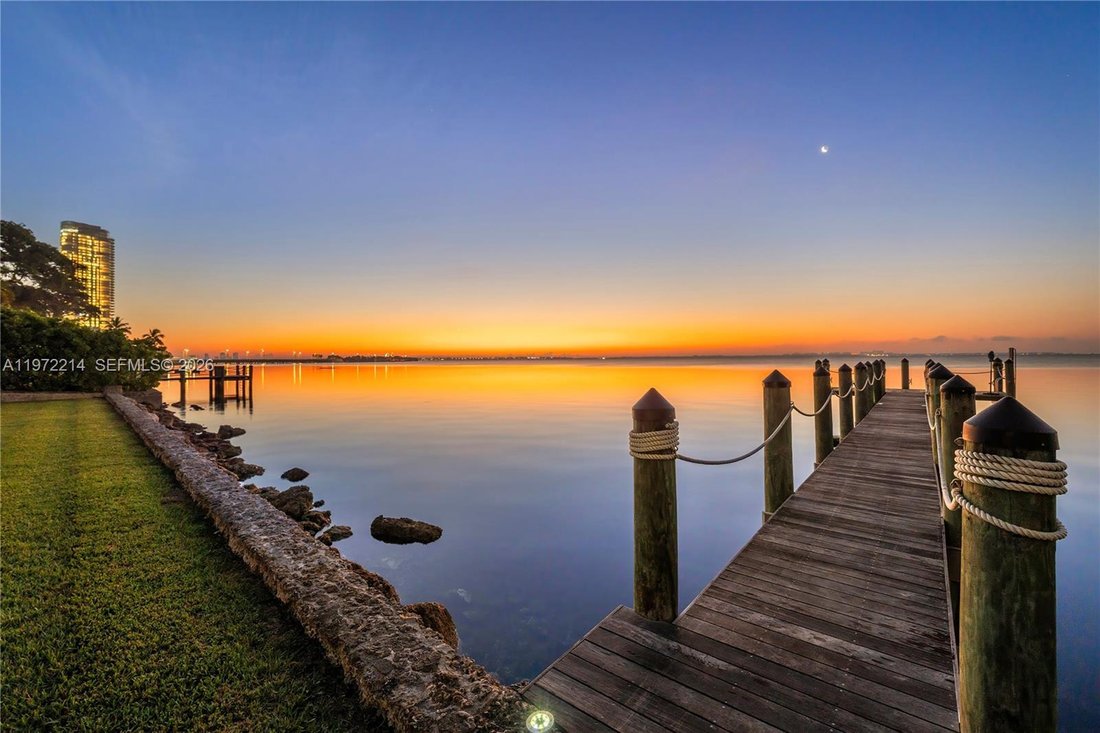 House in Miami, Florida, United States 5 - 17305366