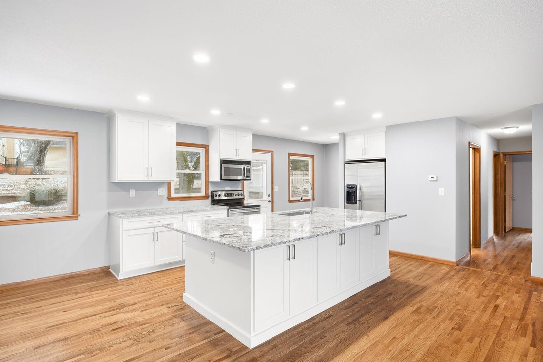 House in Bloomington, Minnesota, United States 2 - 17306215