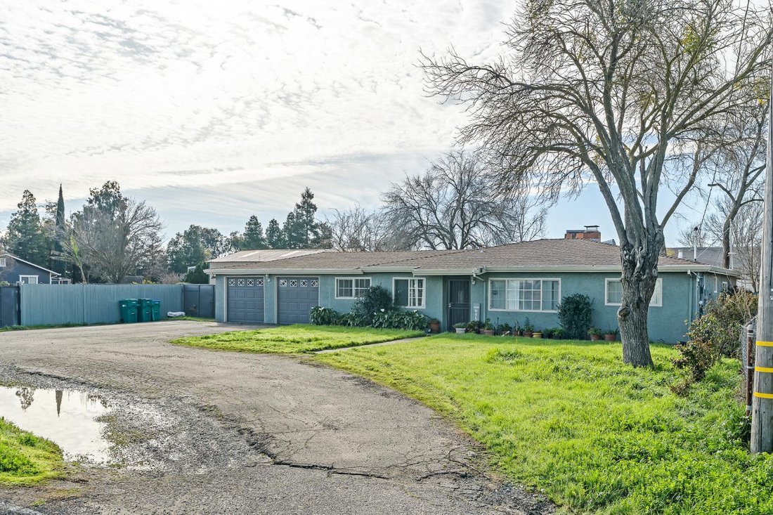 House in Stockton, California, United States 1 - 17306615