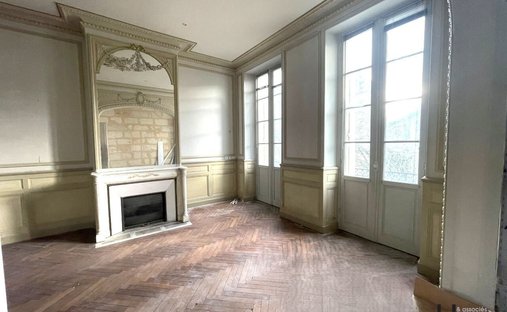 Hôtel de Ville-Quinconce-Saint Seurin-Fondaudège, Bordeaux, France 1