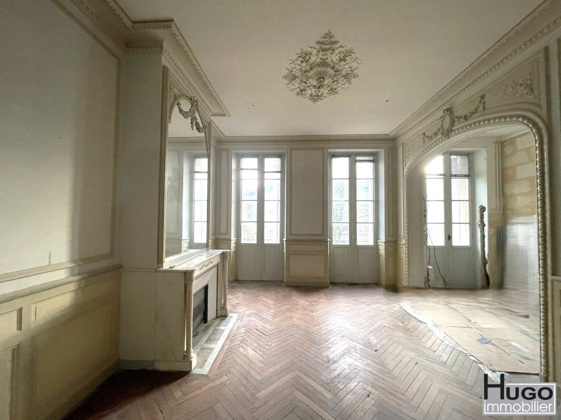 Hôtel de Ville-Quinconce-Saint Seurin-Fondaudège, Bordeaux, France 2 - 17304829