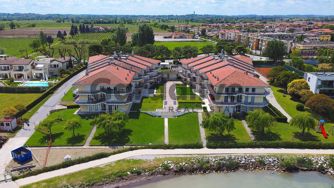 Apartment in Lugana, Sirmione, Lombardy 3 - 17306458