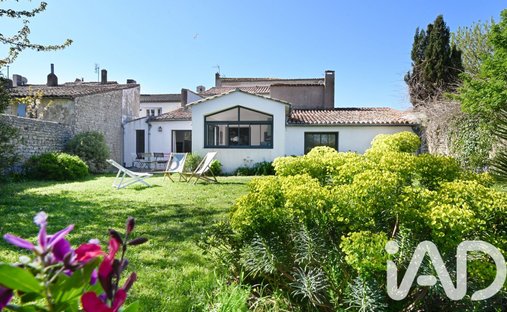 House in Saint-Martin-de-Ré, Nouvelle-Aquitaine, France 1