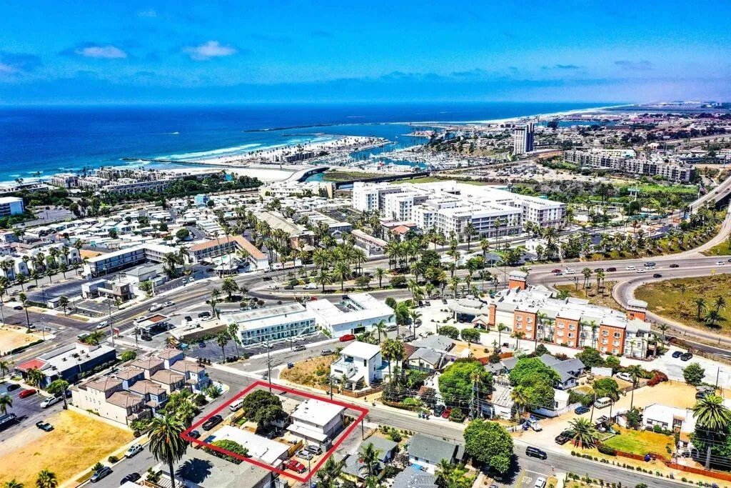 Oceanside, California, United States 1 - 17307633