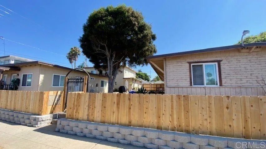 Oceanside, California, United States 3 - 17307633