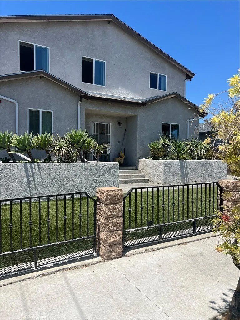 Los Angeles, California, United States 4 - 16522087