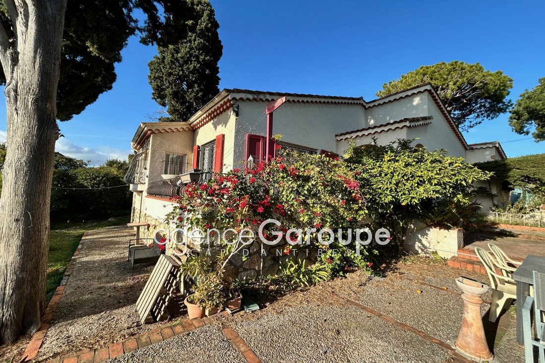 Villa in Antibes, Provence-Alpes-Côte d'Azur, France 1 - 17307876
