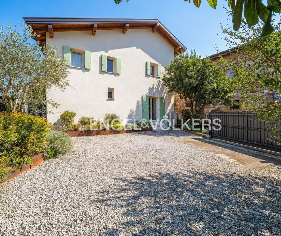 House in Padenghe sul Garda, Lombardy, Italy 2 - 17308559