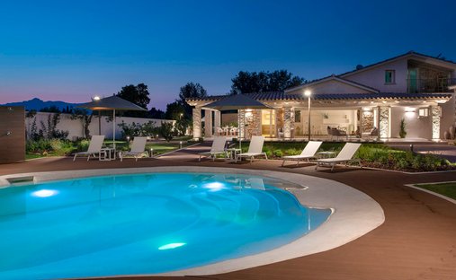 Villa in Pula, Sardinien, Italien 1