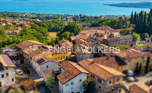 House in Padenghe sul Garda, Lombardy, Italy 1