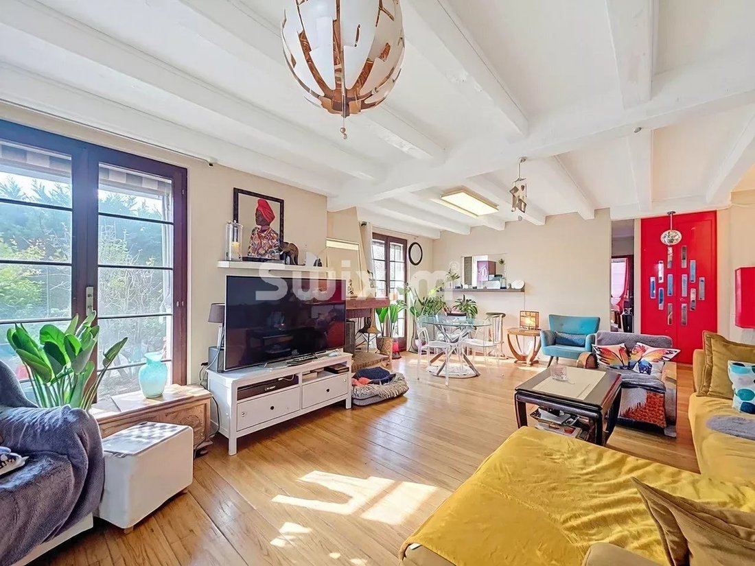 Garden Level 2/3 Bedrooms 90 M² Chavannes Des Bois Terre Sainte