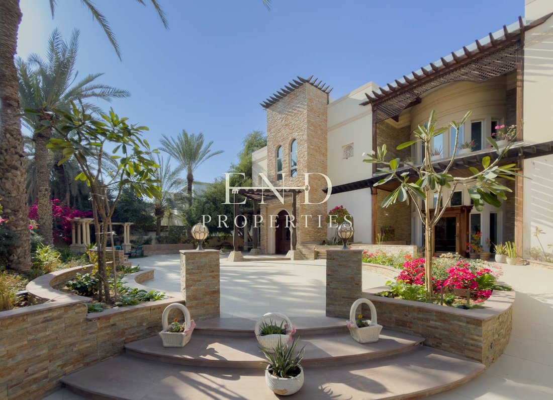 Villa in Emirates Hills, Dubai, United Arab Emirates 1 - 17307955