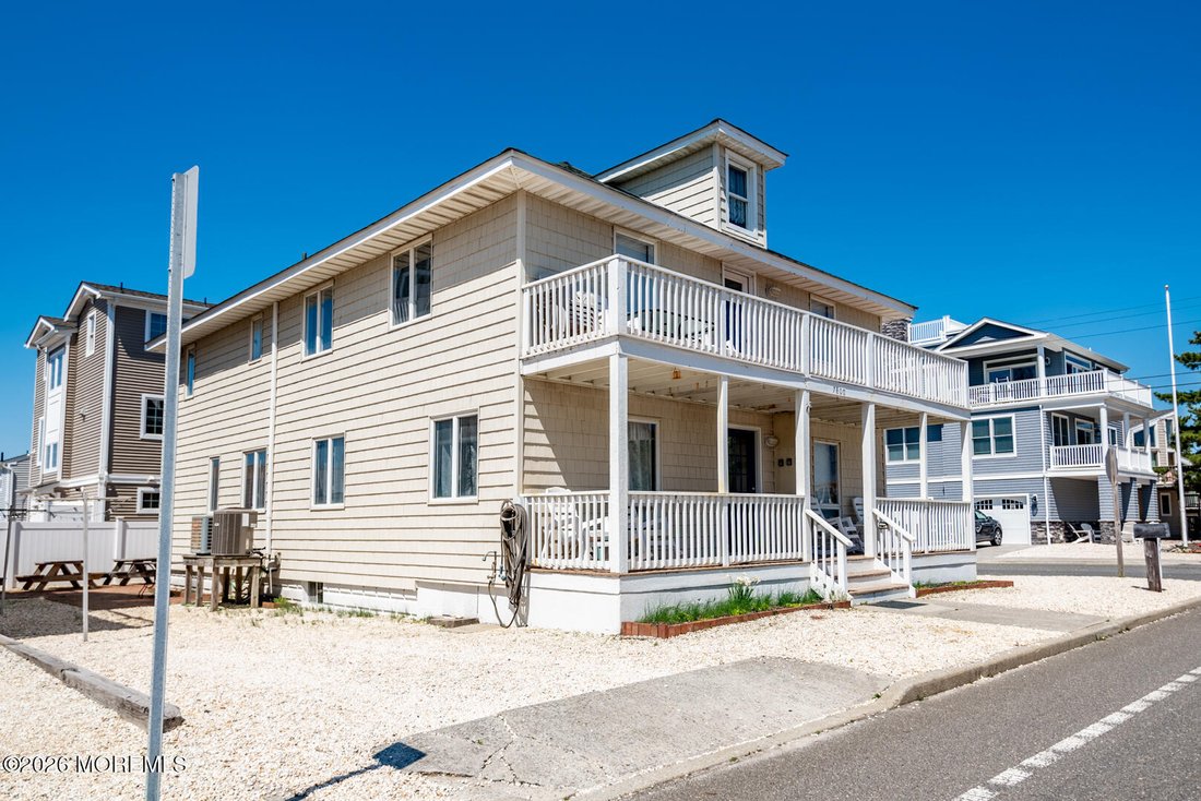 House in Ship Bottom, New Jersey, United States 2 - 17308084