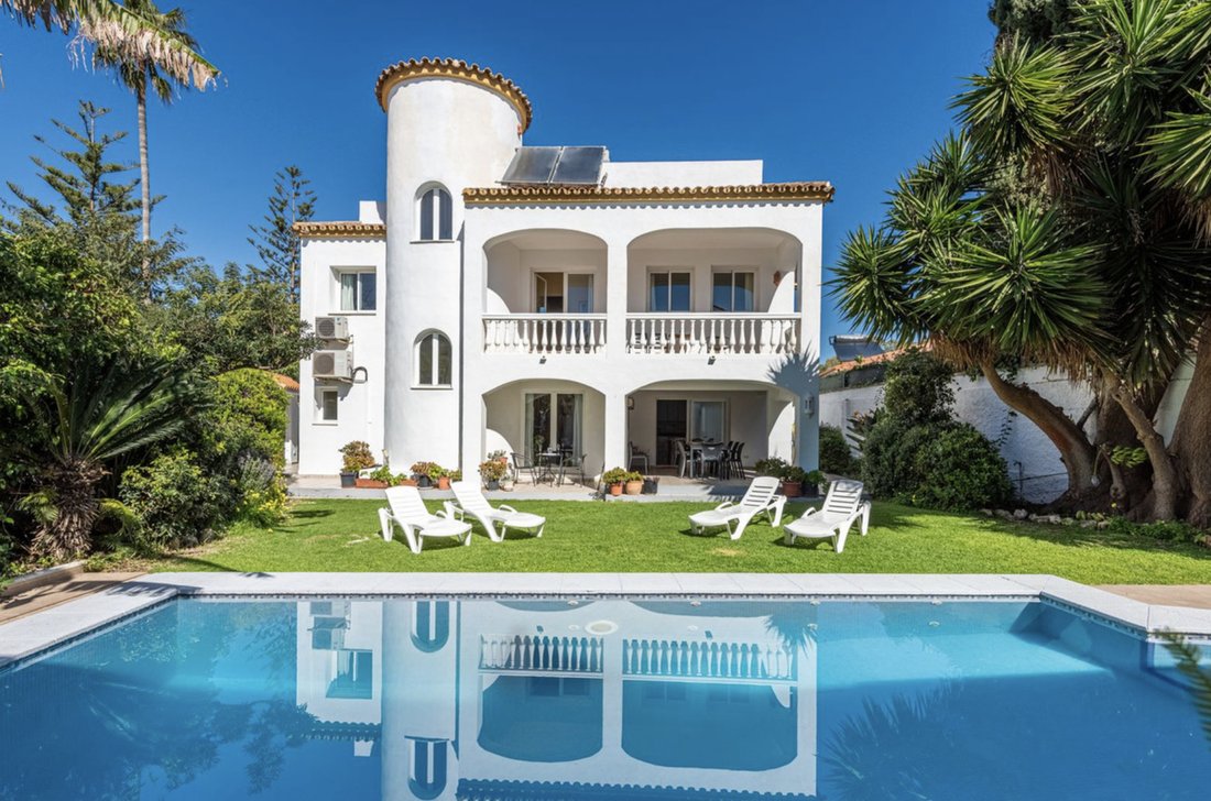 Villa in San Pedro de Alcantara, Andalusia, Spain 2 - 17308614