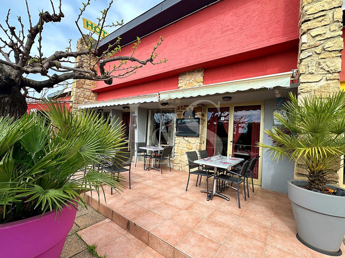 Estate in Suze-la-Rousse, Auvergne-Rhône-Alpes, France 4 - 17308114