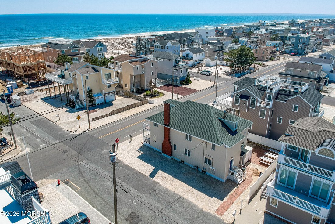 House in Ship Bottom, New Jersey, United States 3 - 17308084