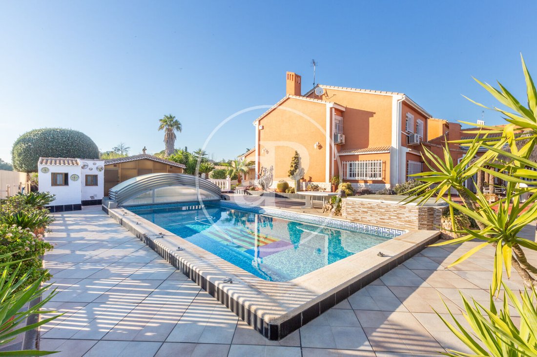 Villa in San Antonio de Benageber, Valencian Community, Spain 1 - 17308538