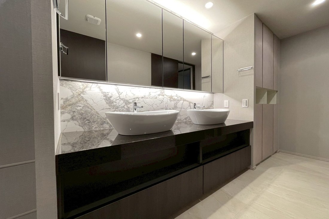 Condo in Osaka, Osaka, Japan 4 - 17308747