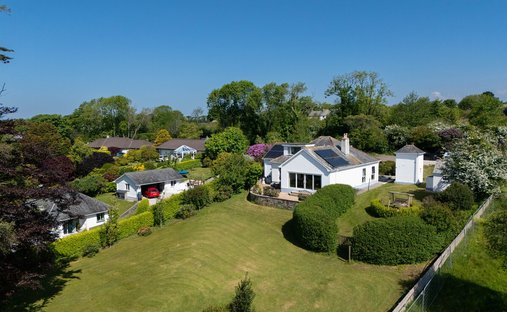 Bungalow in Perranwell Station, England 1