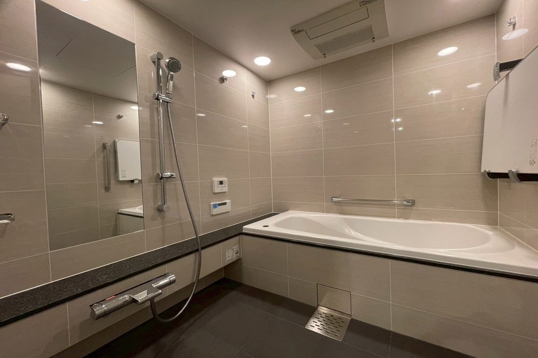 Condo in Osaka, Osaka, Japan 5 - 17308747