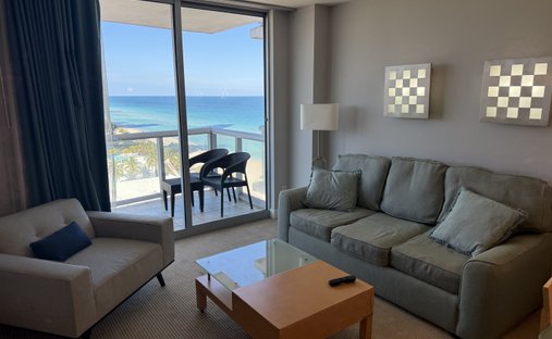 Condo in Sunny Isles Beach, Florida, United States 1
