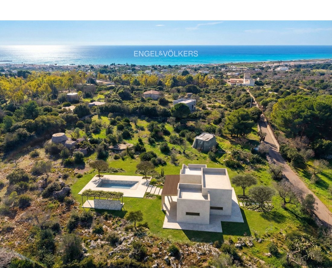 House in Salve, Apulia, Italy 1 - 17299901