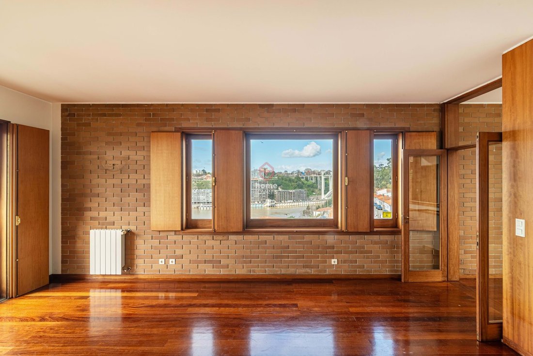 Villa in Santa Marinha und Sao Pedro da Afurada, Distrikt Porto, Portugal 1 - 17309503