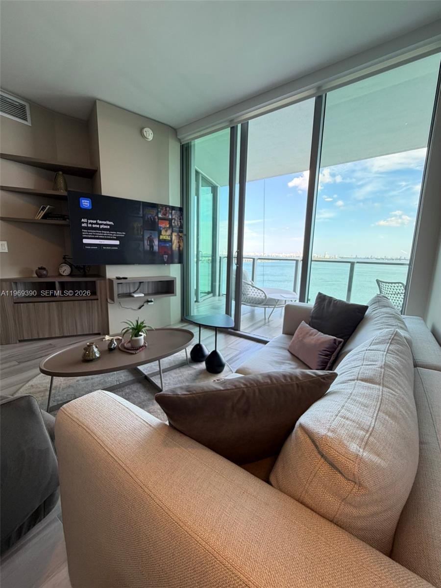 Condo in Miami, Florida, United States 5 - 17269673