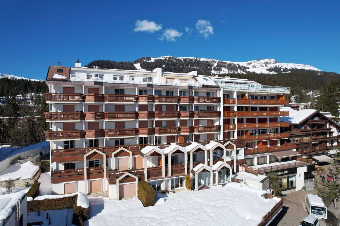 Spacious 7.5 Room Apartment Ideally Located In The Center Of The Resort