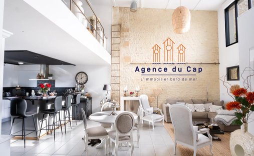 North Caen, Castle (12 Bedrooms) By The Seaside With Outbuildings Set In 1.1 Ha (2.47 Acres) Of Encl - 2