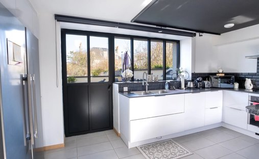 North Caen, Castle (12 Bedrooms) By The Seaside With Outbuildings Set In 1.1 Ha (2.47 Acres) Of Encl