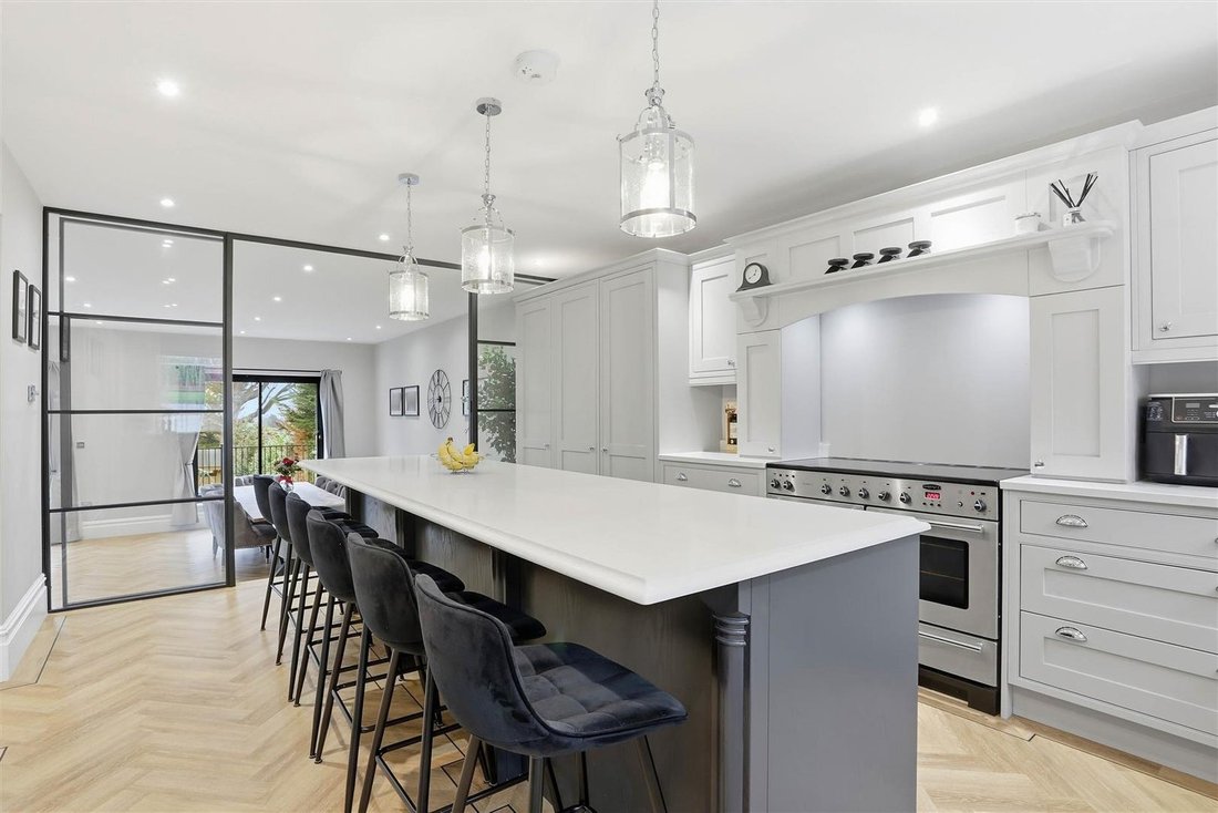 House in London Borough of Sutton, England 3 - 17309969