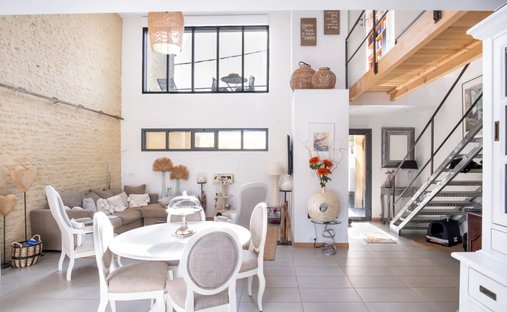 North Caen, Castle (12 Bedrooms) By The Seaside With Outbuildings Set In 1.1 Ha (2.47 Acres) Of Encl - 3