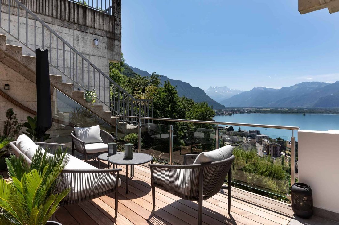 Splendid Loft Just 2 Minutes From The Glion Hotel School!