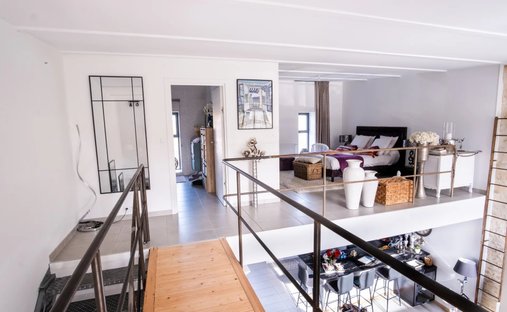 North Caen, Castle (12 Bedrooms) By The Seaside With Outbuildings Set In 1.1 Ha (2.47 Acres) Of Encl