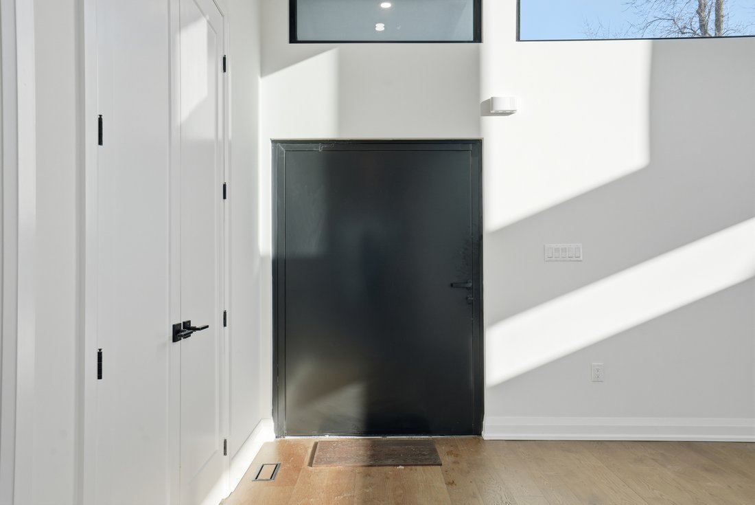 House in Hamilton, Ontario, Canada 4 - 17309723