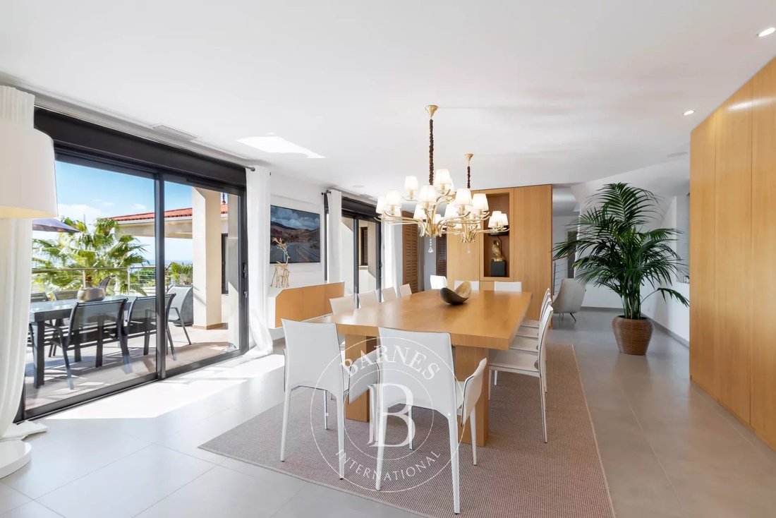 Villa in Châteauneuf-Grasse, Provence-Alpes-Côte d'Azur, France 3 - 17309946