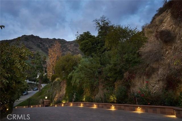 House in Burbank, California, United States 3 - 17309815