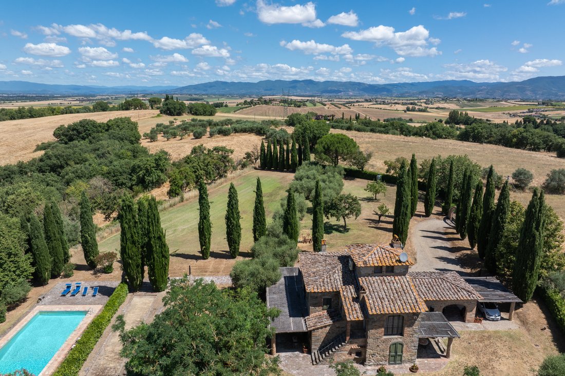 Villa in Center, Cortona, Tuscany 2 - 17321792