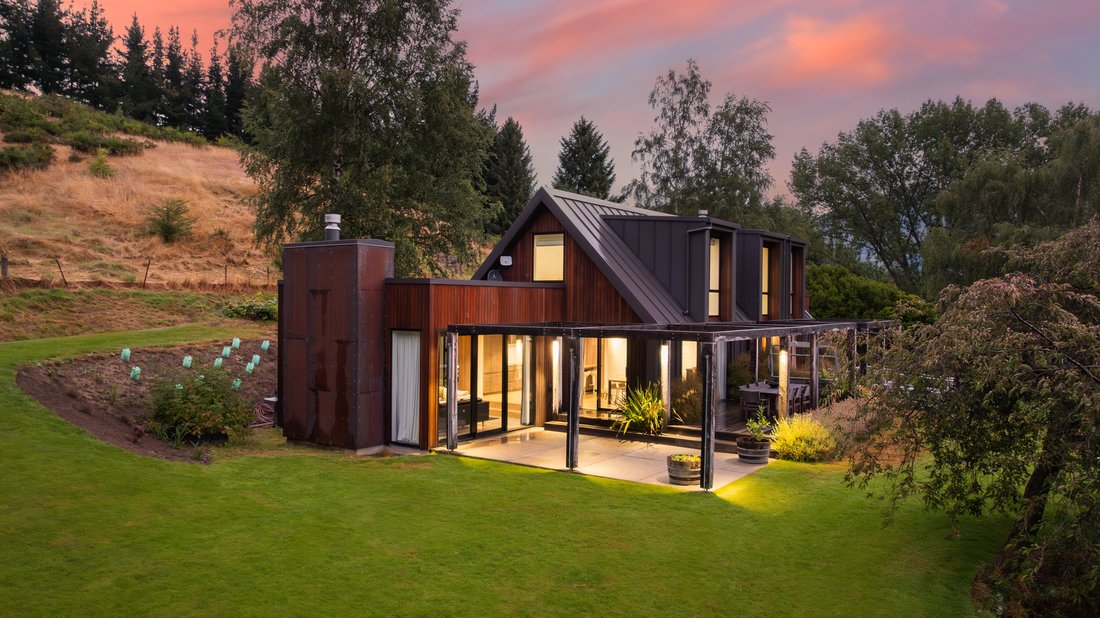 House in Queenstown, Otago, New Zealand 2 - 17321656