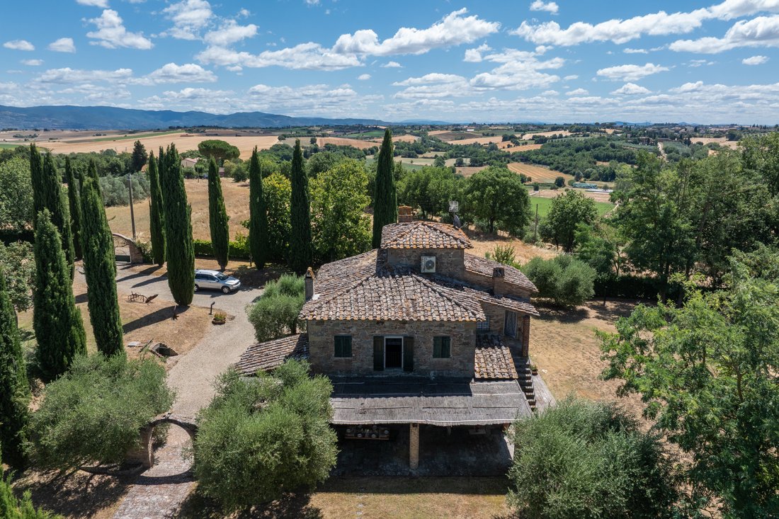 Villa in Center, Cortona, Tuscany 3 - 17321792