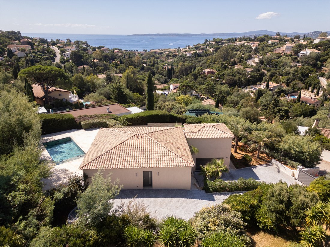 Villa in Les Issambres, Roquebrune-sur-Argens, France 2 - 17321623