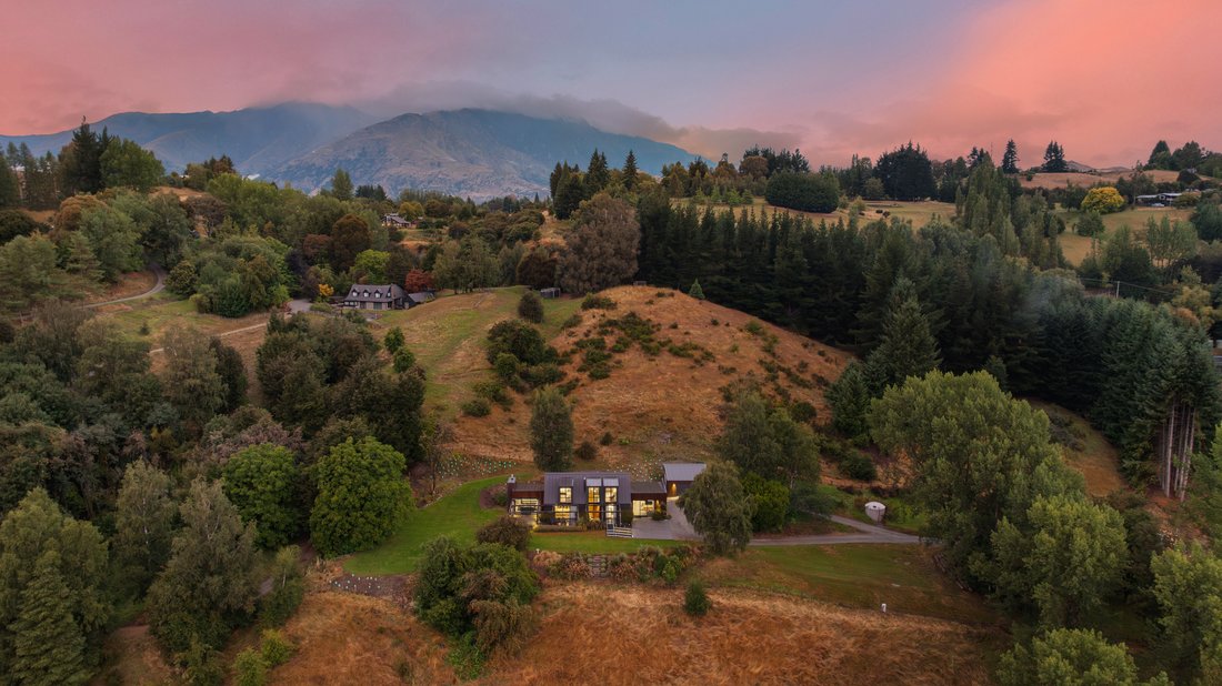 House in Queenstown, Otago, New Zealand 1 - 17321656